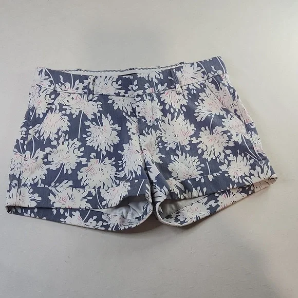 Dear John Floral Cuffed Shorts. Size 30 (10) - Picture 2 of 9
